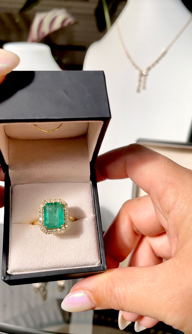 Emerald & Diamond Ring